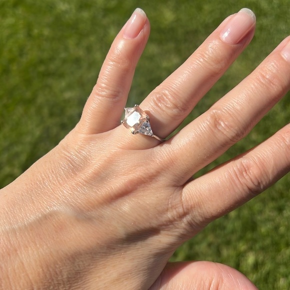 Zirconia peach color engagement ring - Picture 4 of 10